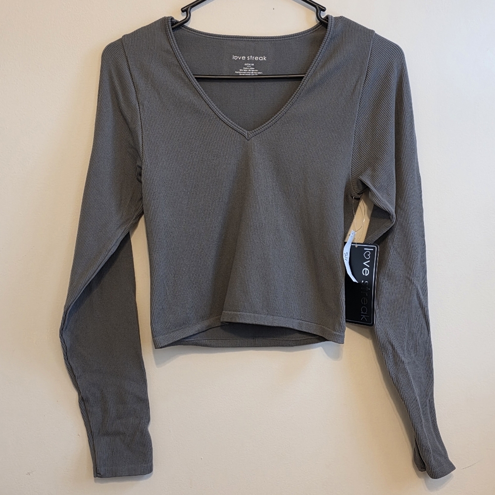 Rue21 Charcoal Long Sleeve V-Neck Top Size Medium NWT